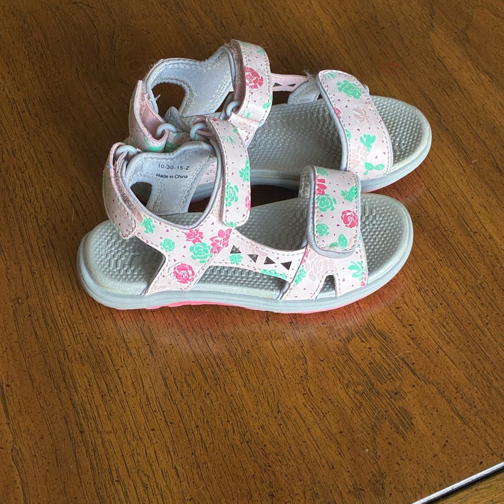 Keen Sandals - Picture 2 of 4